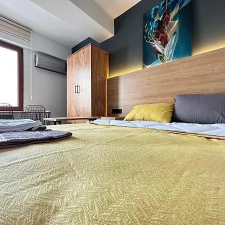 Aparthotel Airhome *