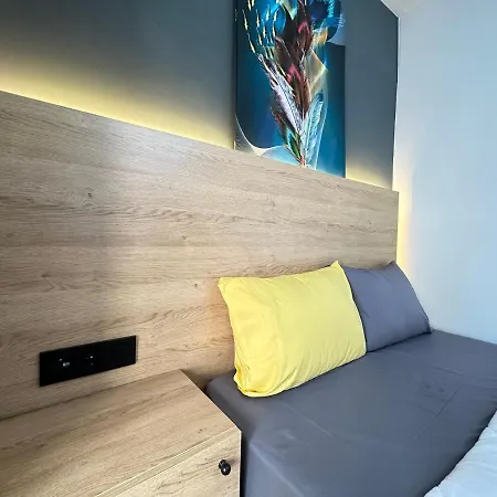 Airhome Aparthotel
